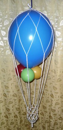 Deko-Set: Heißluftballon inkl. 2 Ballons, Netz und Gondel, Gesamtlänge 20 cm - 3