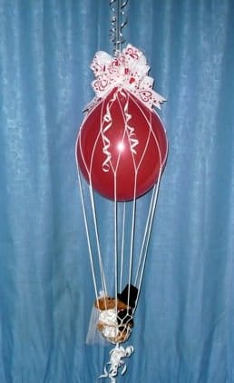 Deko-Set: Heißluftballon inkl. 2 Ballons, Netz und Gondel, Gesamtlänge 20 cm - 4